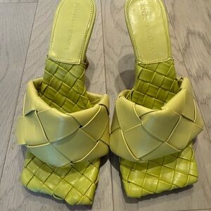 Bottega Veneta Women's Yellow Woven Sandals